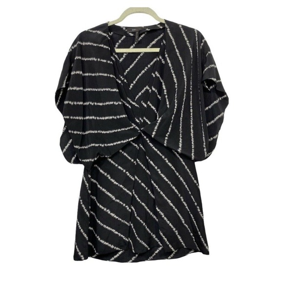 BCBG Max Azria Black & White Striped Top Empire Waist Blouse SZ Medium - Picture 1 of 11